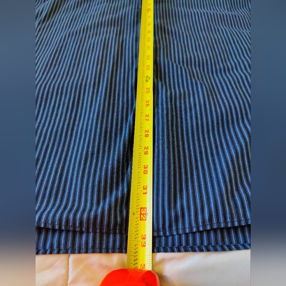 Van Heusen Men's Blue Striped Button Down Shirt π (XL / 18-18.5)ππ€ - Picture 12 of 15